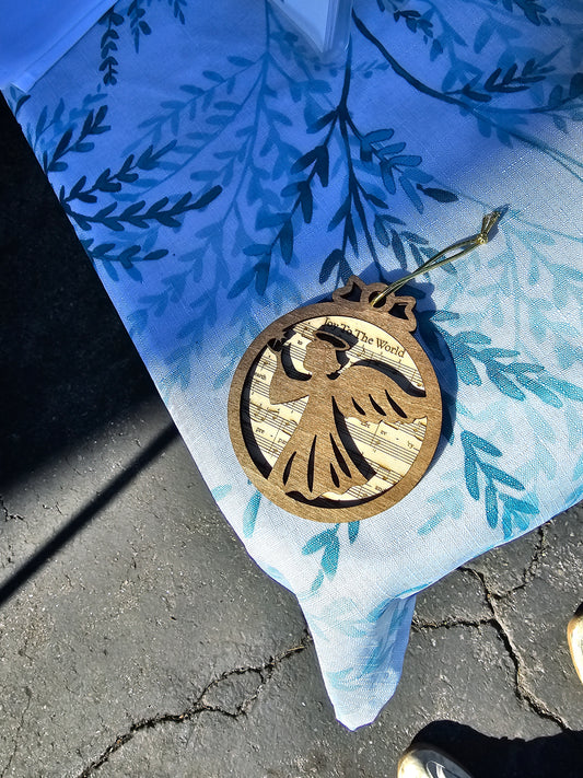 Engraved joy to the world